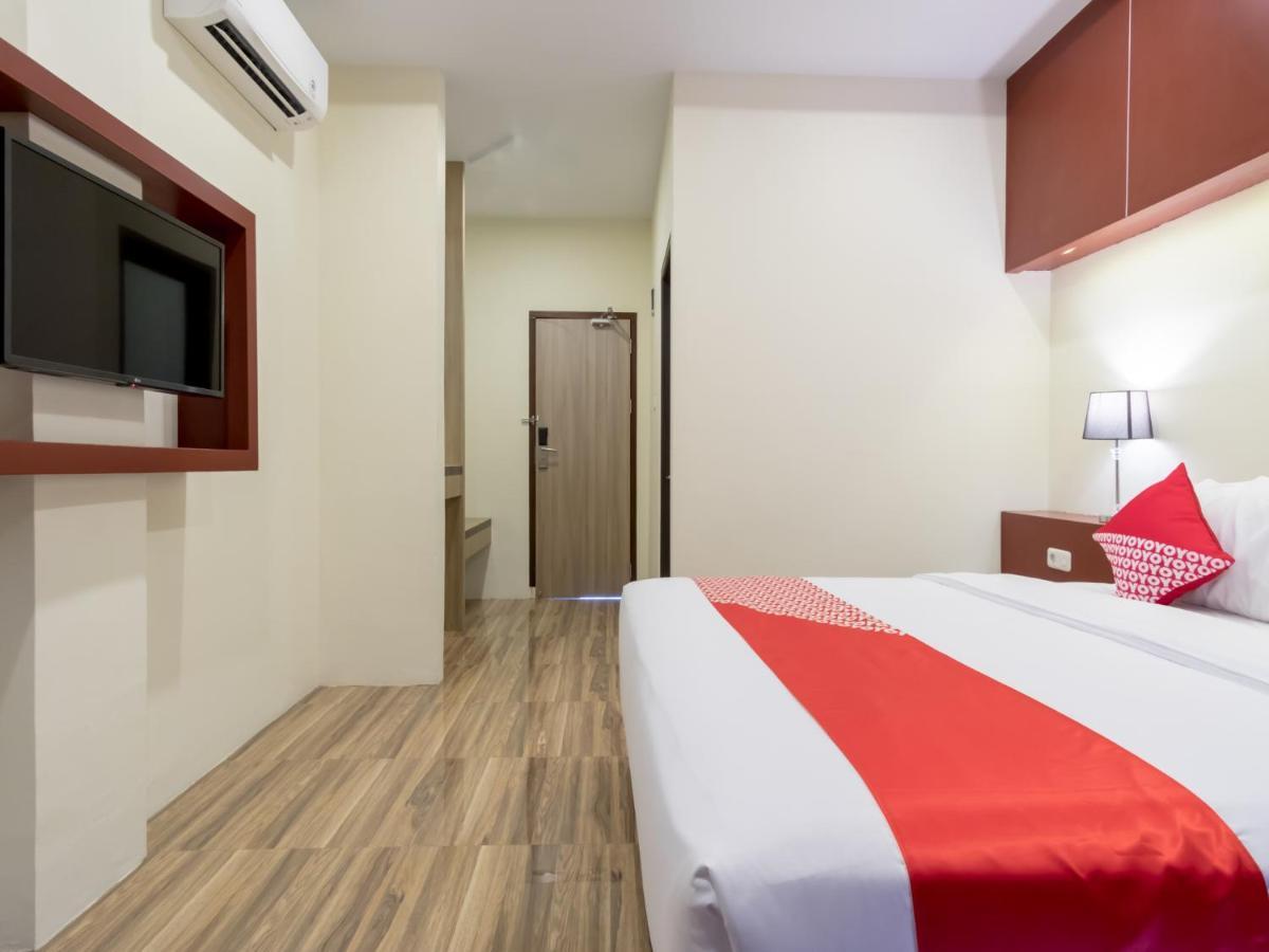 Oyo 727 Merlion Hotel Medan Exterior foto